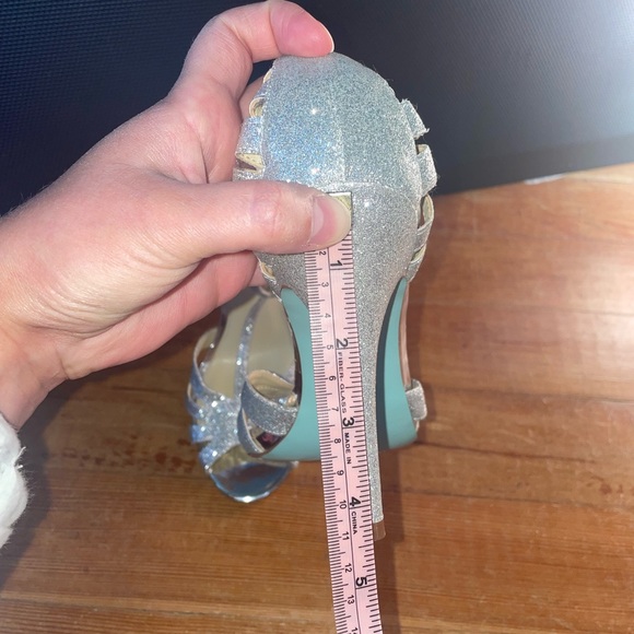 Blue by Betsy Johnson Silver Shoes with Blue Bottom - Picture 4 of 4